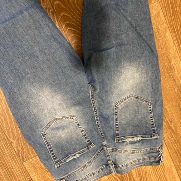 High Rise Mom Jeans 🔥 - Picture 9 of 9